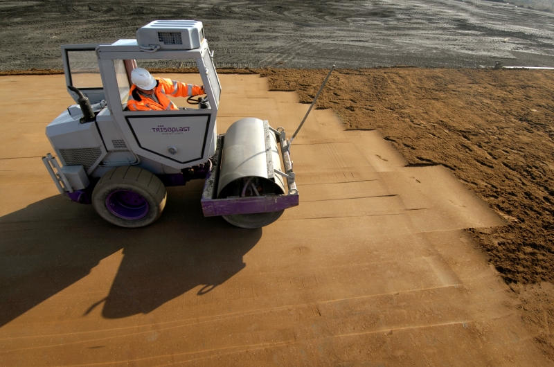 16_Trisoplast_Compaction of regular surfaces by roller